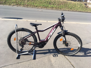 Juniorské elektrokolo KTM Macina Race 271 Glorious, vínové